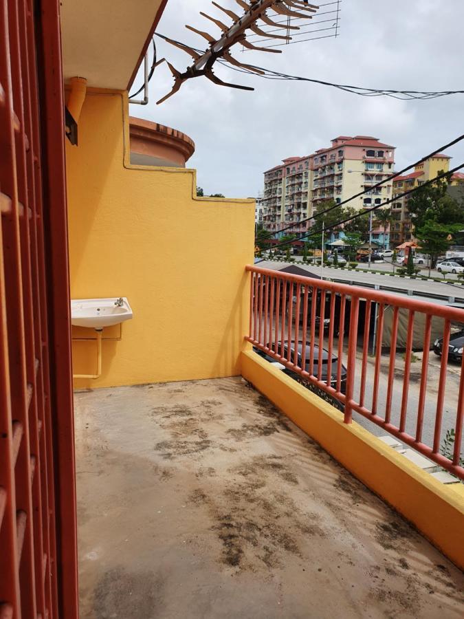Ten Inn Kuala Terengganu Extérieur photo